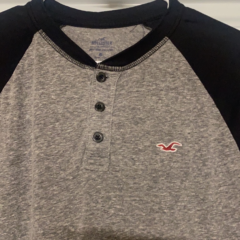 3 button tee - Picture 2 of 3